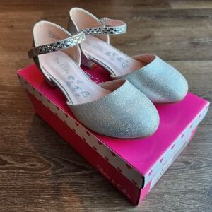 Olive & Edie Elegant Silver Kids Shoes with Sparkle Strap